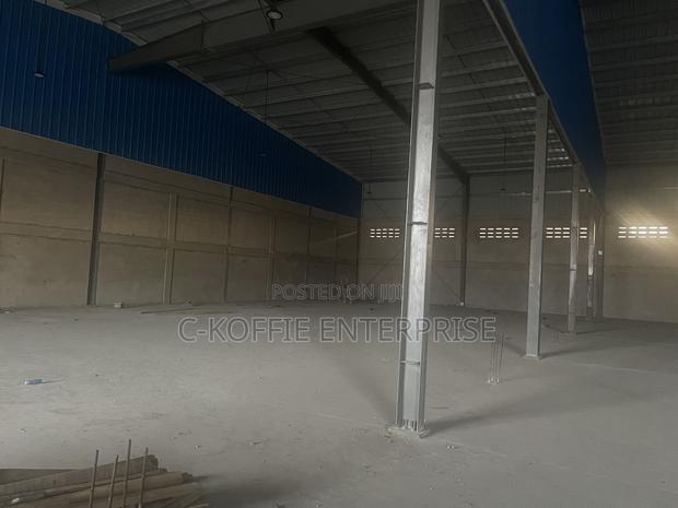 1400 SQM Warehouse + Offices at Spintex for Rent · Photo 2