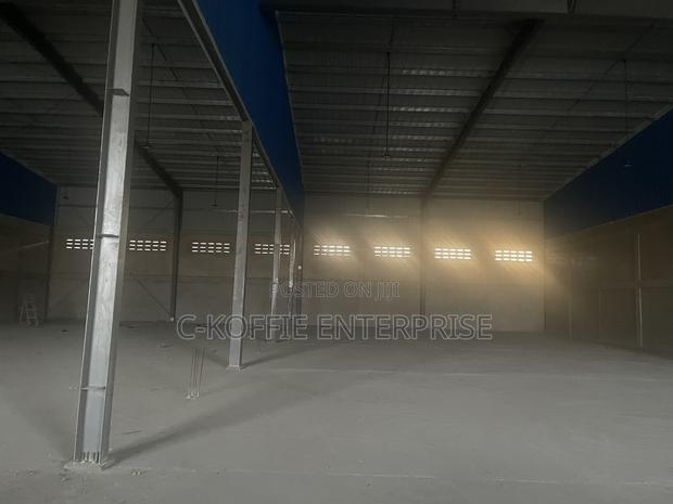 1400 SQM Warehouse + Offices at Spintex for Rent · Photo 3