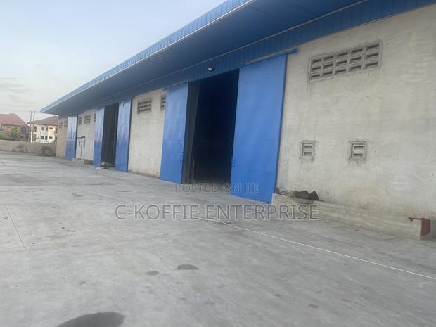 1400 SQM Warehouse + Offices at Spintex for Rent · Photo 4