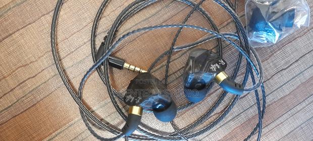 In Ear Monitoring Earbuds With Microphone · Photo 3
