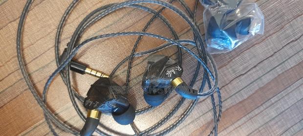 In Ear Monitoring Earbuds With Microphone · Photo 4
