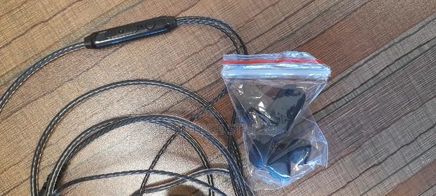 In Ear Monitoring Earbuds With Microphone · Photo 5