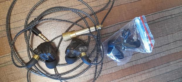 In Ear Monitoring Earbuds With Microphone · Photo 6