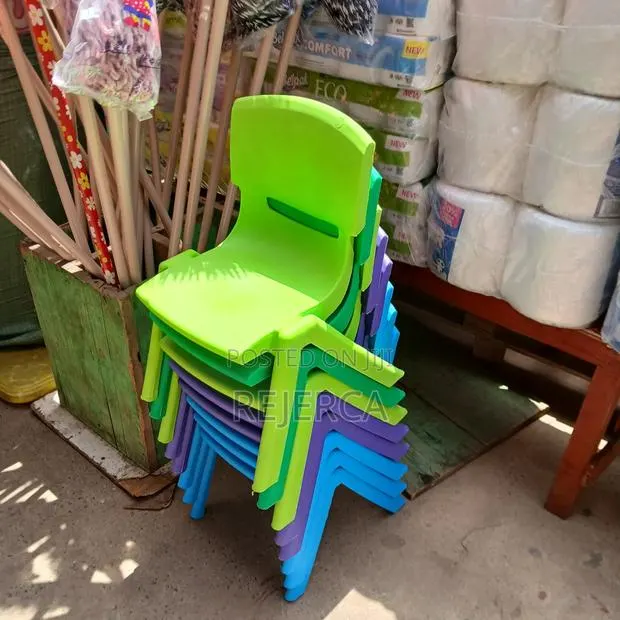 Kids Plastic Chair · Photo 1
