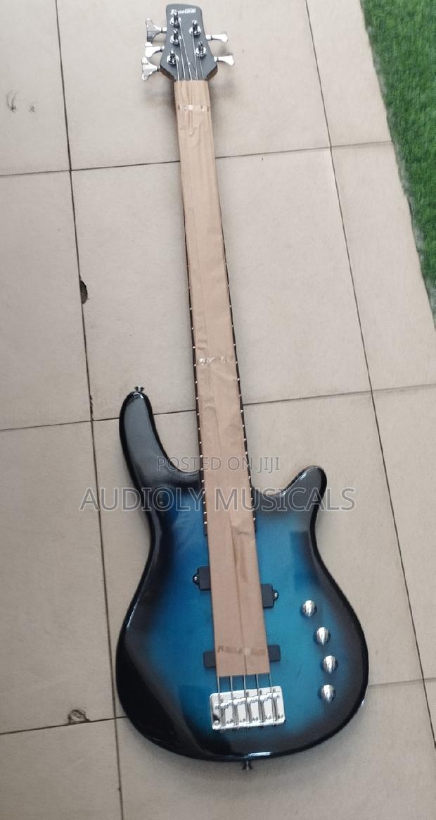 Ibanez Passive Bass Guitar · Photo 2