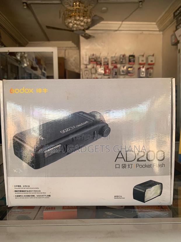 Godox Ad200 Flash Light · Photo 1