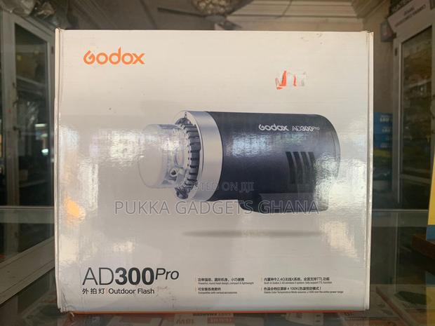 Godox AD300 Pro Flash Light · Photo 1