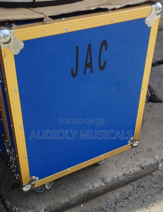 JAC 16units Amplifier Rack · Photo 1