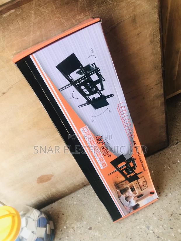 Highly Original Flat-Screen Adjustable TV Wall Mount · Photo 1