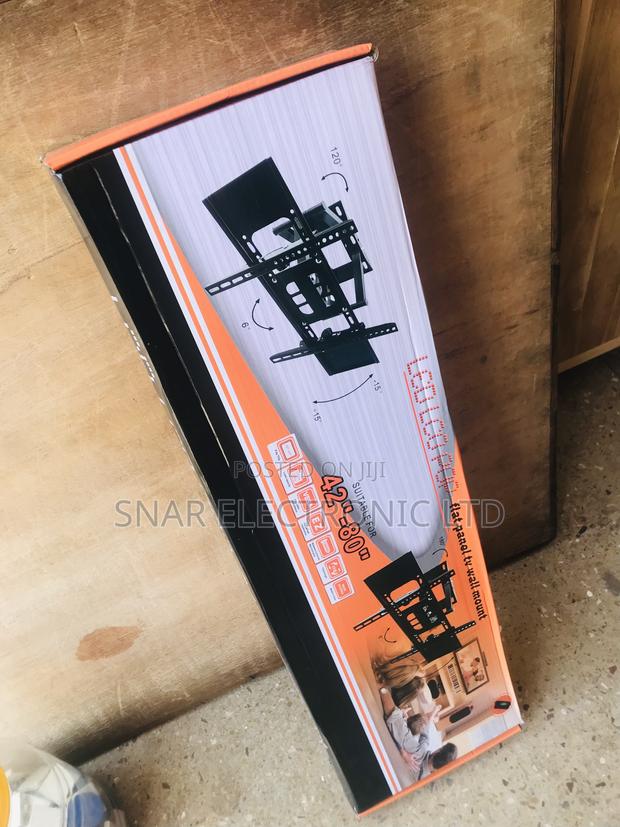 Highly Authentic Flat-Screen Adjustable TV Wall Mount · Photo 1
