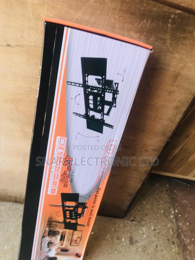 Highly Qualified Flat-Screen Adjustable TV Wall Mount · Photo 1