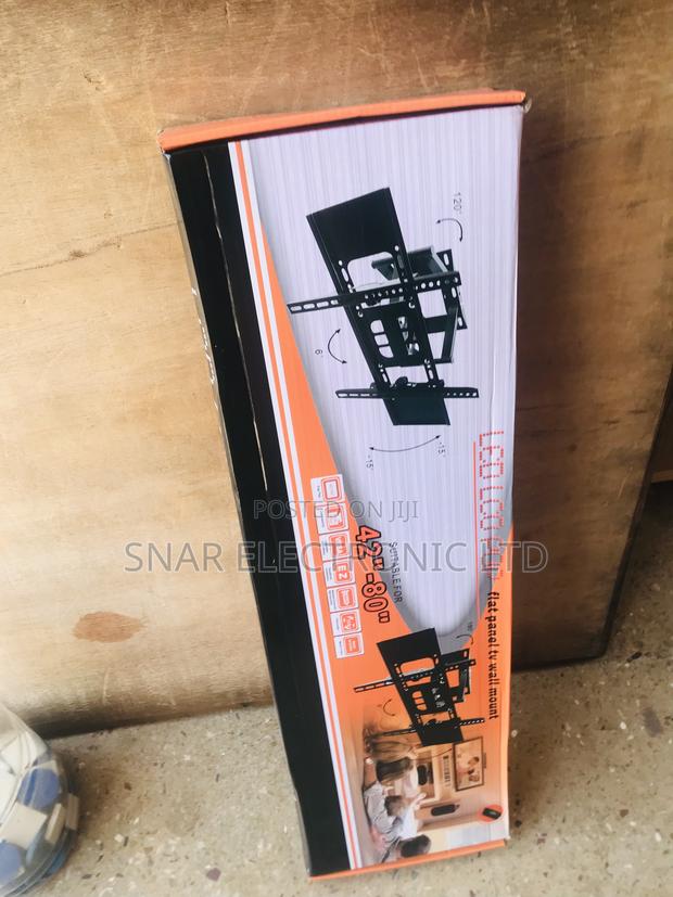 Highly Efficient Flat-Screen Adjustable TV Wall Mount · Photo 1