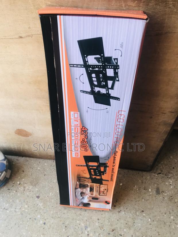 Cute Flat-Screen Adjustable TV Wall Mount · Photo 1