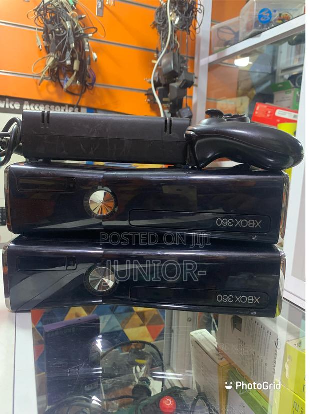 Xbox 360 10 Games Free and Accessories · Photo 1