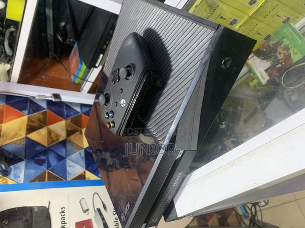Xbox One With 10 Installed Games Free U Can Swap · Photo 1