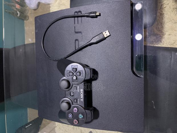 Ps3 10 Games 2 Pad and Accessories · Photo 1