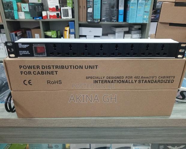 8 Way Power Distribution Unit for 19" Cabinet ( Pdu ) · Photo 1
