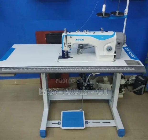 Industrial Digital Sewing Machine JACK_ F · Photo 1