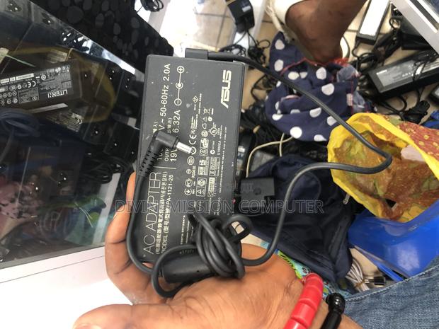 ASUS Laptop Charger 19v 6.32 /120w/ UK Used · Photo 2