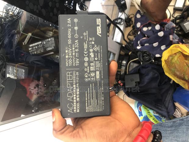 ASUS Laptop Charger 19v 6.32 /120w/ UK Used · Photo 3