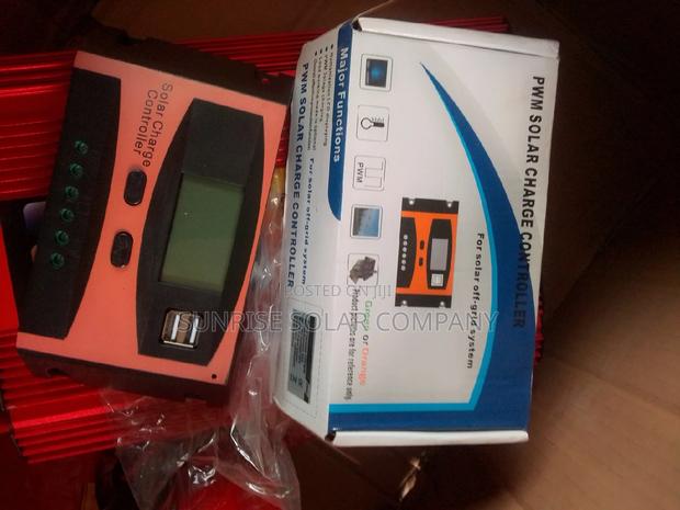 Solar Charge Controller · Photo 3