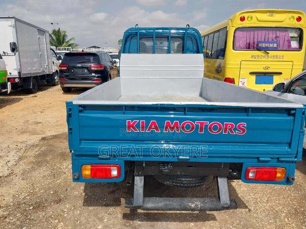 Kia Frontier · Photo 1