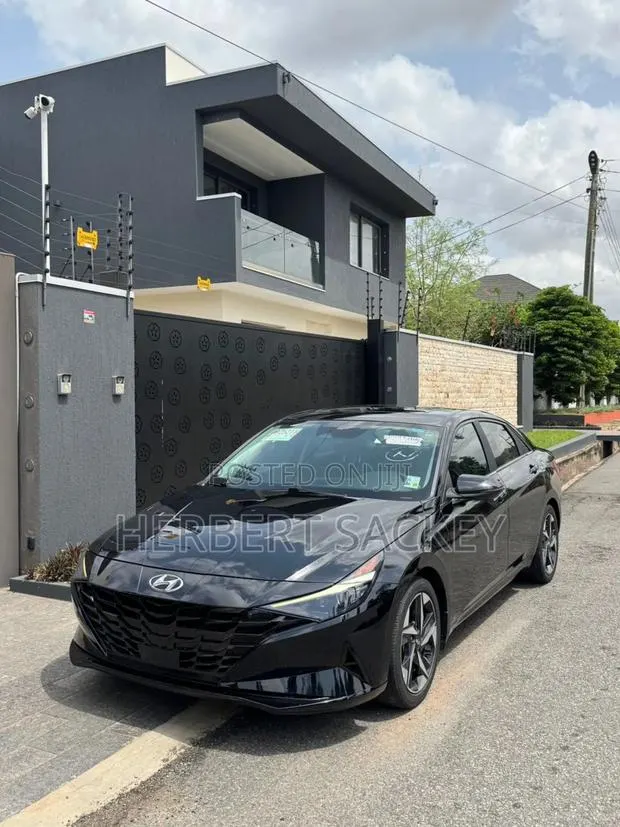 Hyundai Elantra Limited 2023 Black · Photo 1