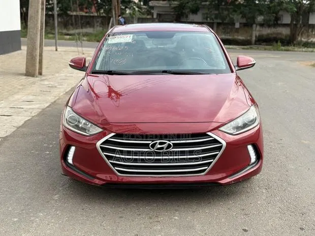Hyundai Elantra SE 2018 Red · Photo 1