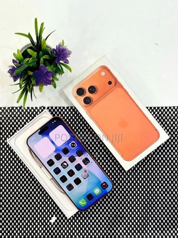 Apple iPhone 17 Pro Max 1 TB Orange · Photo 1