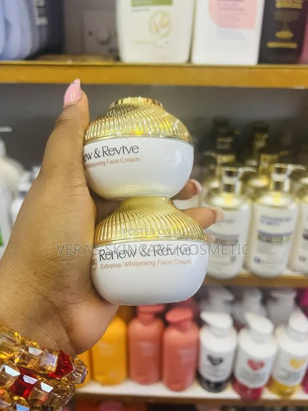 Renew and Revive Whitening Face Cream · Photo 1