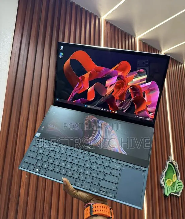 Laptop Asus Zenbook Duo 14 16GB Intel Core I7 SSD 1T · Photo 1