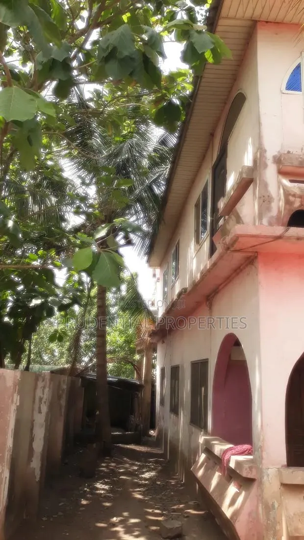 5bdrm House in Amasaman for sale · Photo 1