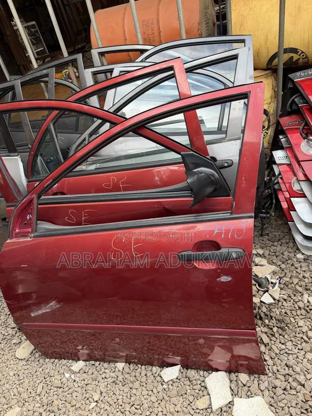 2005 to 2010 Corrola Doors Automatic · Photo 1