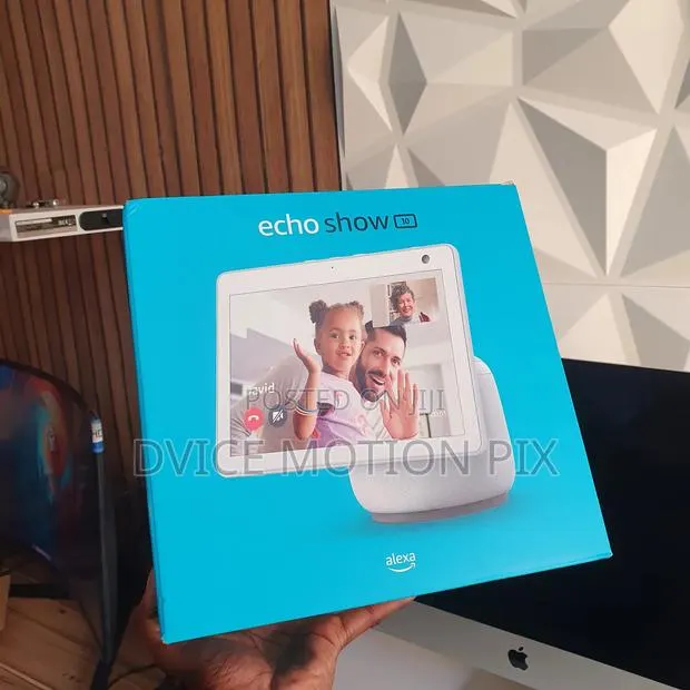 Amazon Echo Show 10 (3rd Gen) · Photo 1