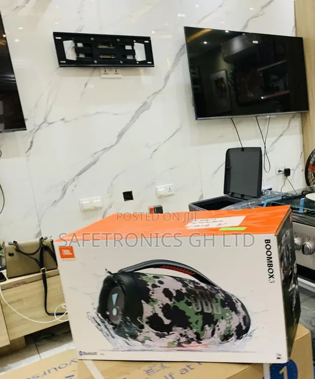 Powerful JBL Sound Boombox 3 Bluetooth Speaker · Photo 1