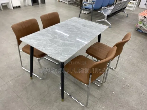 Original Marble Dining Table · Photo 1