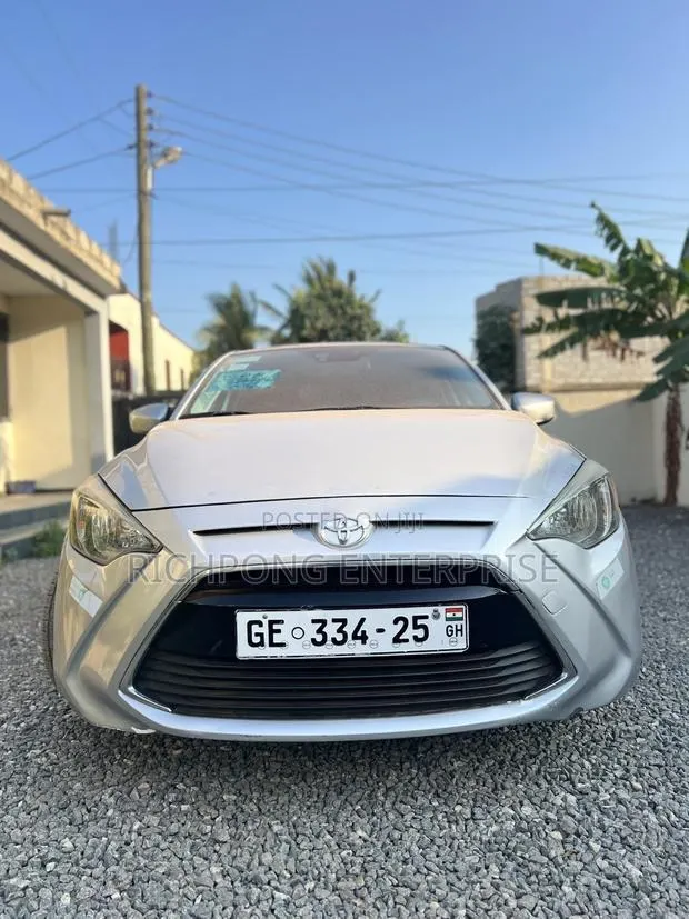 Scion iA Base 2016 Silver · Photo 1