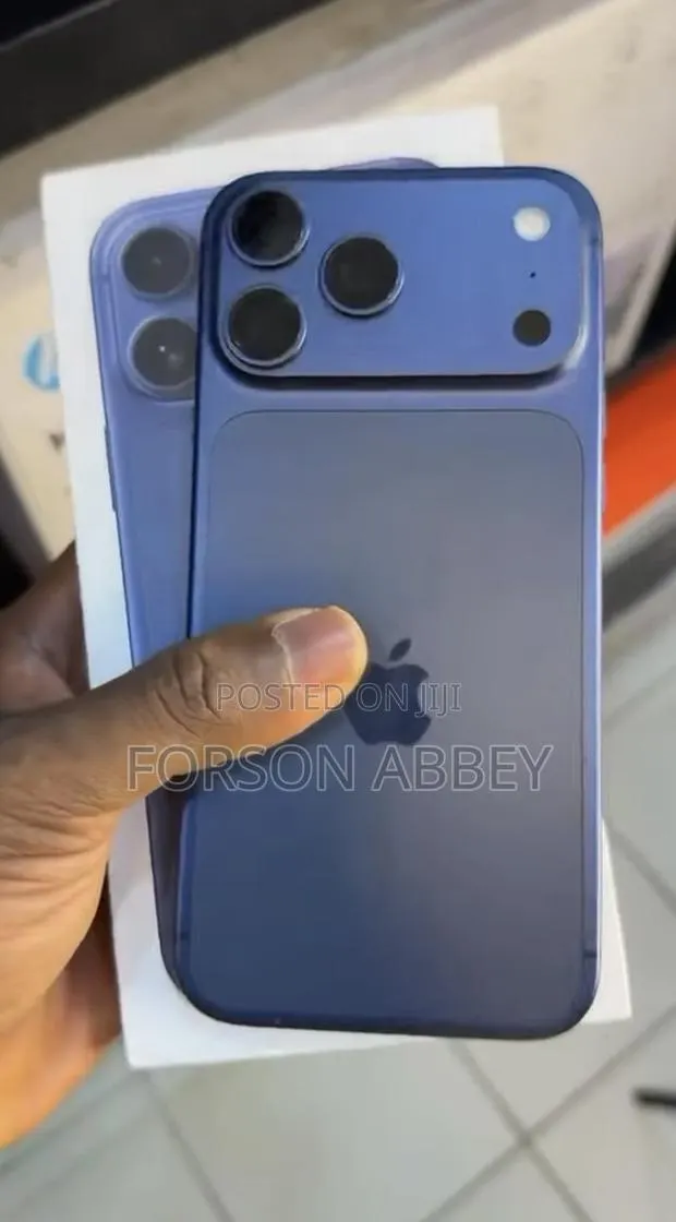 Apple iPhone 17 Pro Max 512 GB Blue · Photo 1