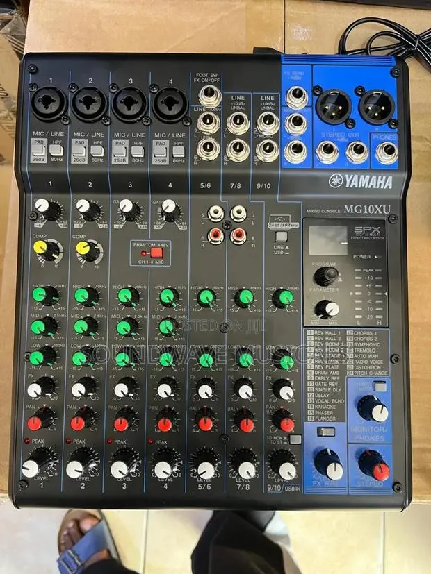 Mg 10xu Mixer Console · Photo 1