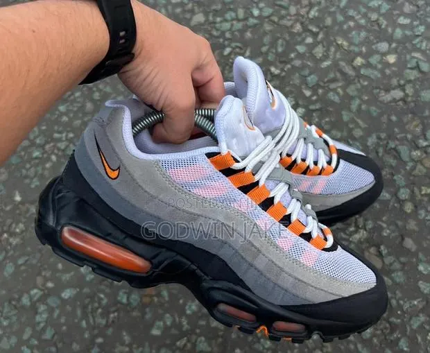 Nike Air Max 95 “Total Orange” – Neon-Style Gradient · Photo 1