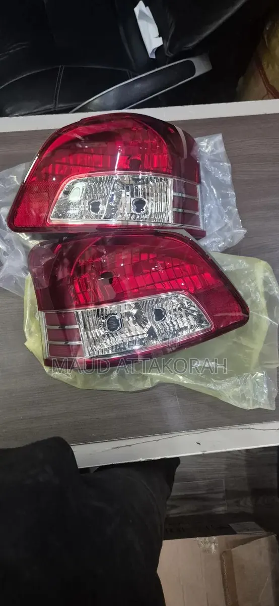 Yaris 05 Taillight · Photo 1