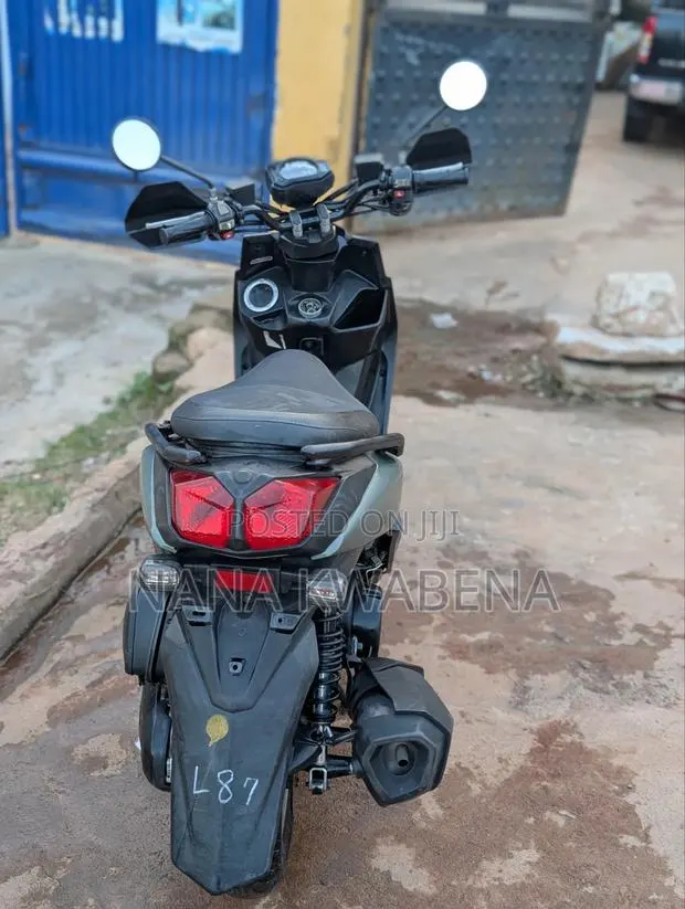 Yamaha 2020 Green · Photo 1