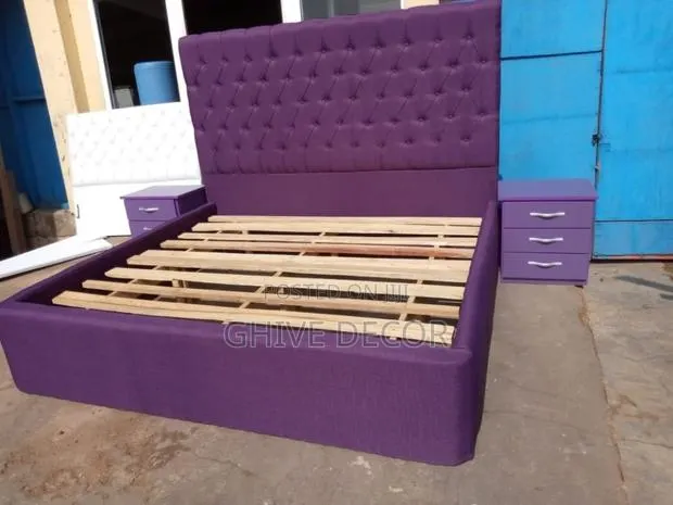 King Size Bed Plus 2 Cabinets · Photo 1