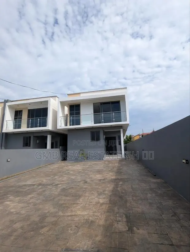 3bdrm House in Police City Area, Nmai-Dzorn for sale · Photo 1