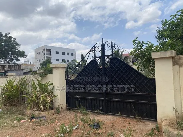 Titled 90x100 Lamd at Oyarifa Ankonam · Photo 1