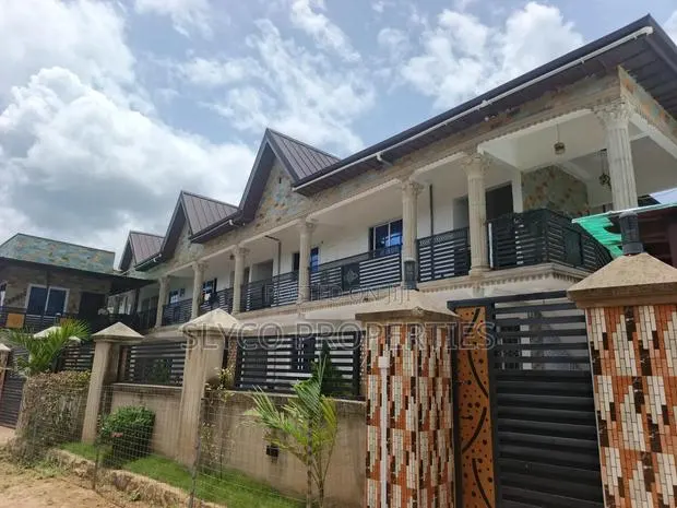 2bdrm Block of Flats in Koforidua Pipeline, New-Juaben Municipal · Photo 1