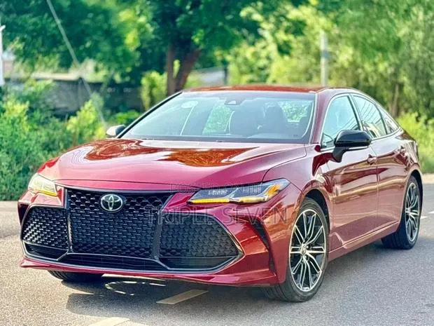 Toyota Avalon Touring FWD Sedan (3.5L V6 8A) 2019 Red · Photo 1