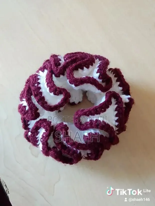 Crochet Scrunchies · Photo 1