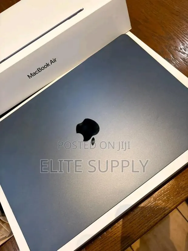 New Laptop Apple MacBook Air 2025 M4 16GB Apple M4 SSD 512GB · Photo 1