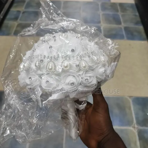 White Artificial Bridal Bouquet Flower. · Photo 4